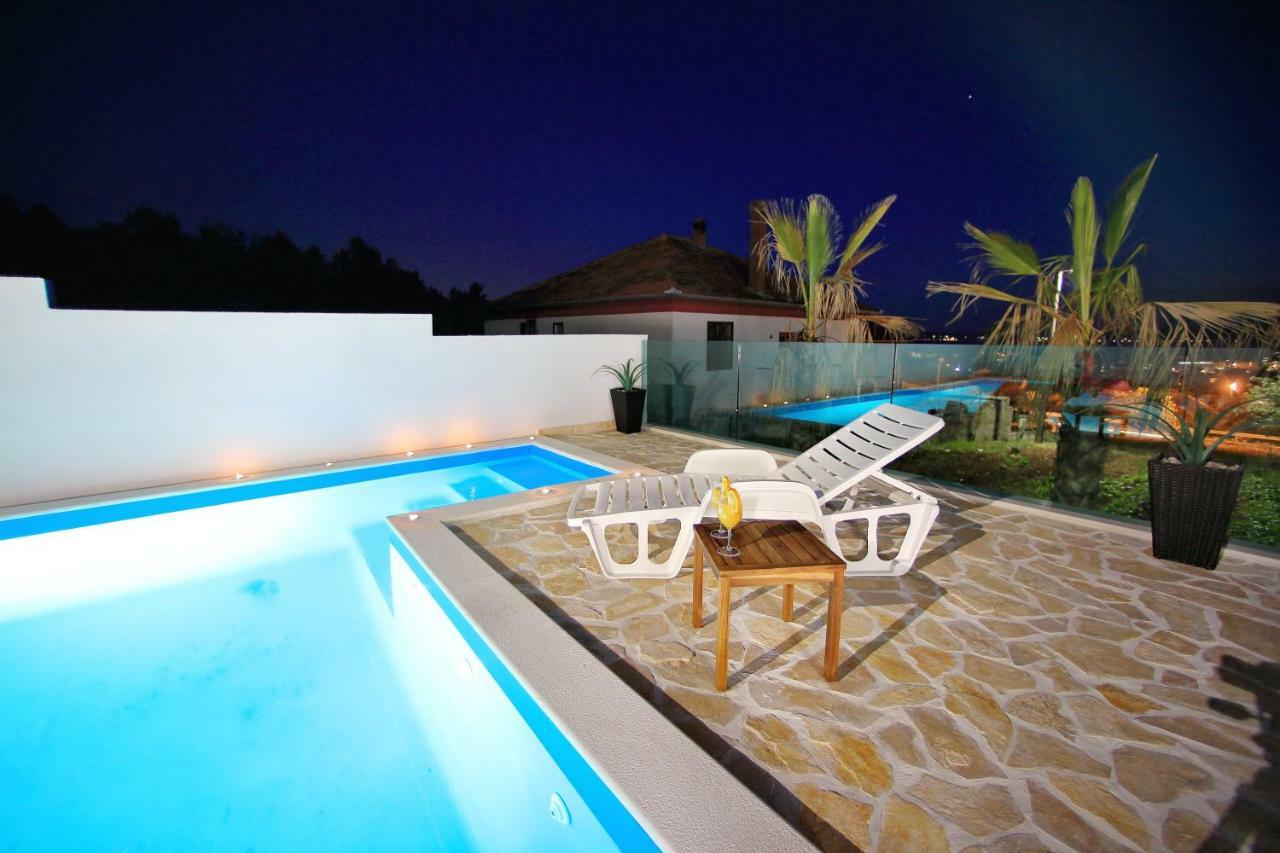 Apartment And Pool Nika Bibinje Esterno foto